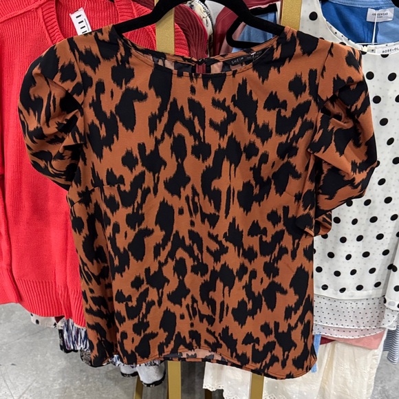 SHEIN Tops - SHEIN Brown and Black Leopard Print Short Sleeve Blouse